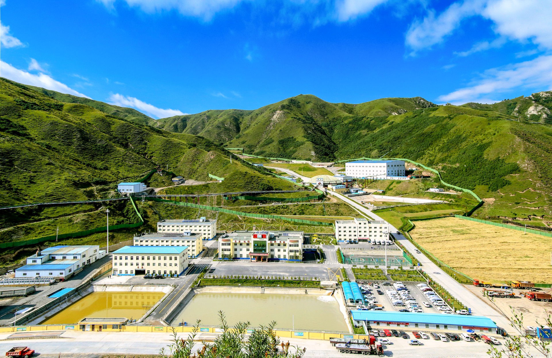 1712626370278019356.jpg 早子沟金矿大景.jpg